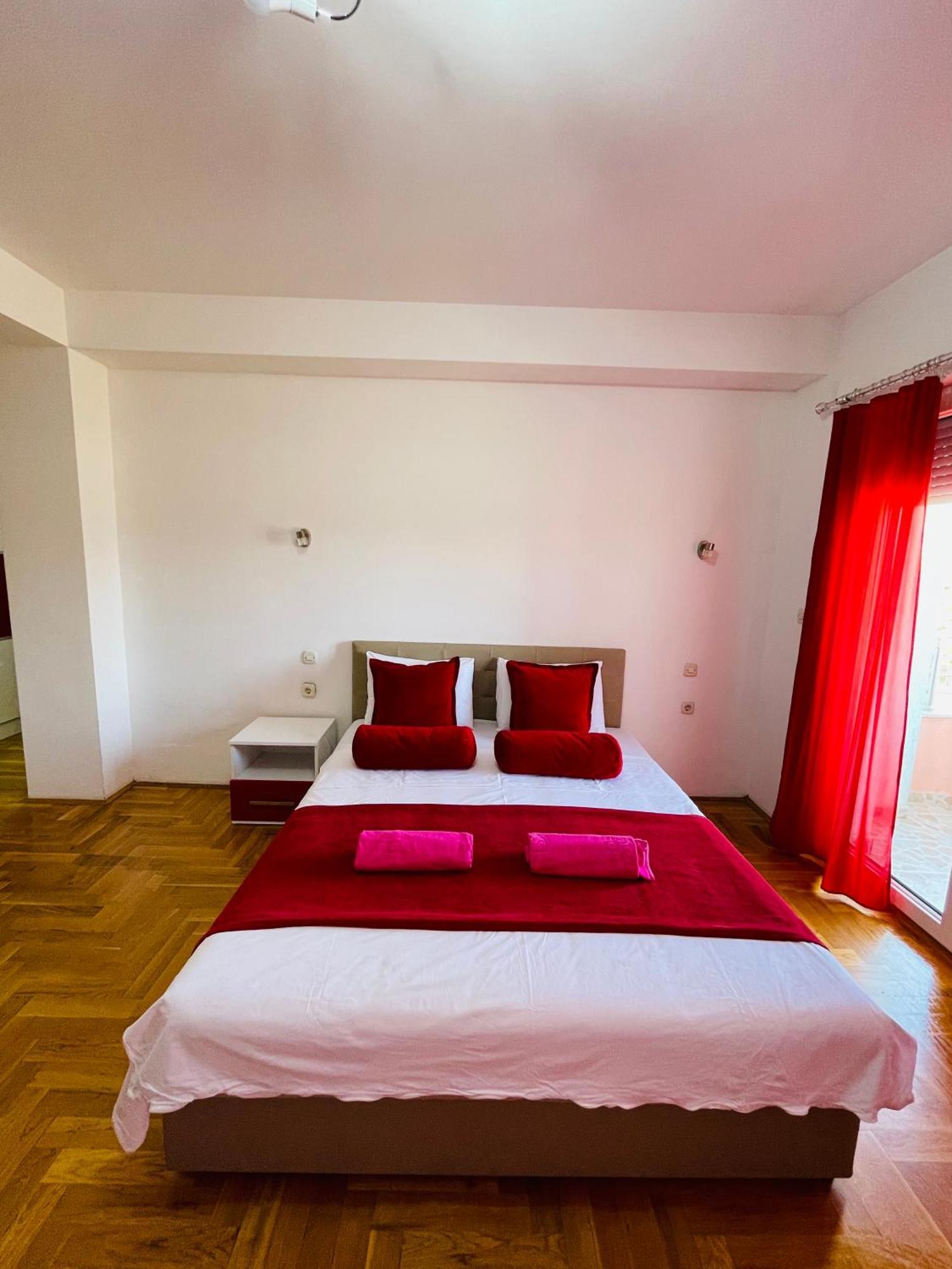 Front Beach Exclusive Apartments Struga Dış mekan fotoğraf